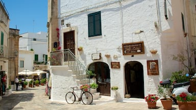 Brindisi showing signage