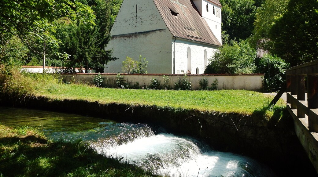 Evangelische Kirche in Lautern: Die ältesten Spuren der Kirche gehen in das achte Jahrhundert zurück.