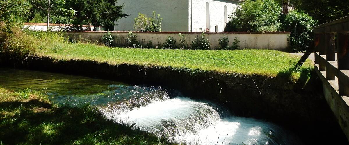 Evangelische Kirche in Lautern: Die ältesten Spuren der Kirche gehen in das achte Jahrhundert zurück.