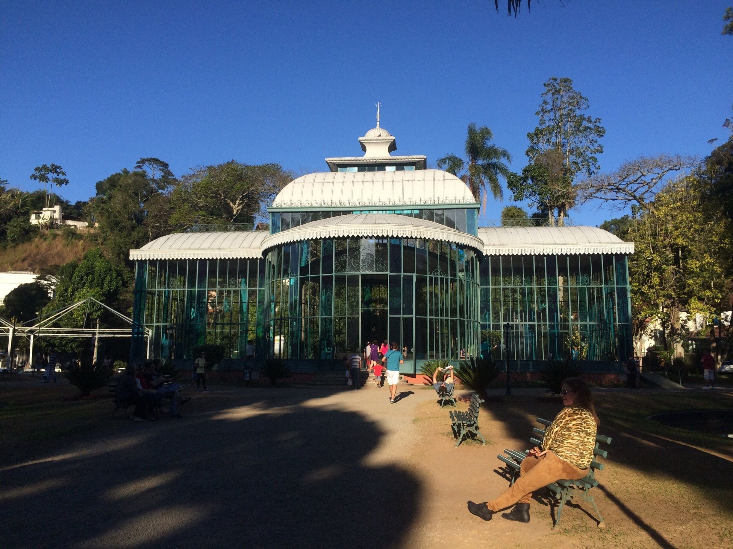 This structure came from France and mounted in Petrópolis. Where princess Izabel wanted to spouse flowers, fruits and brid.