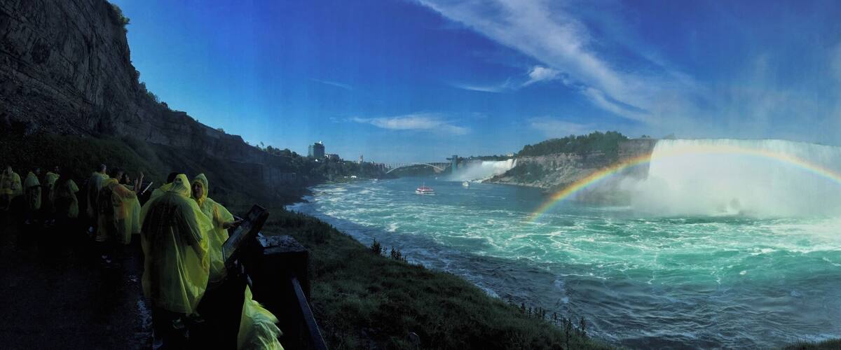 #niagara #canada #falls
Não é a primeira vez que visito Niagara Falls e é sempre uma emoção ver este espetáculo da natureza. Fizemos o passeio ao interior das cataratas (Journey Behind the Falls) e ponto de Observação em baixo. À noite, após o jantar, fizemos nova visita às quedas de água para as vermos iluminadas.