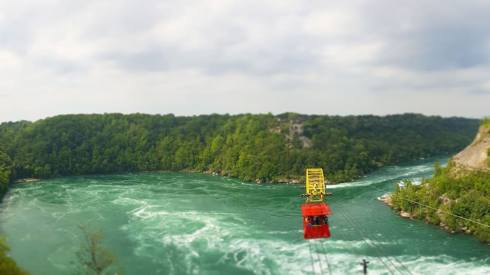 Just hanging around... #Niagara