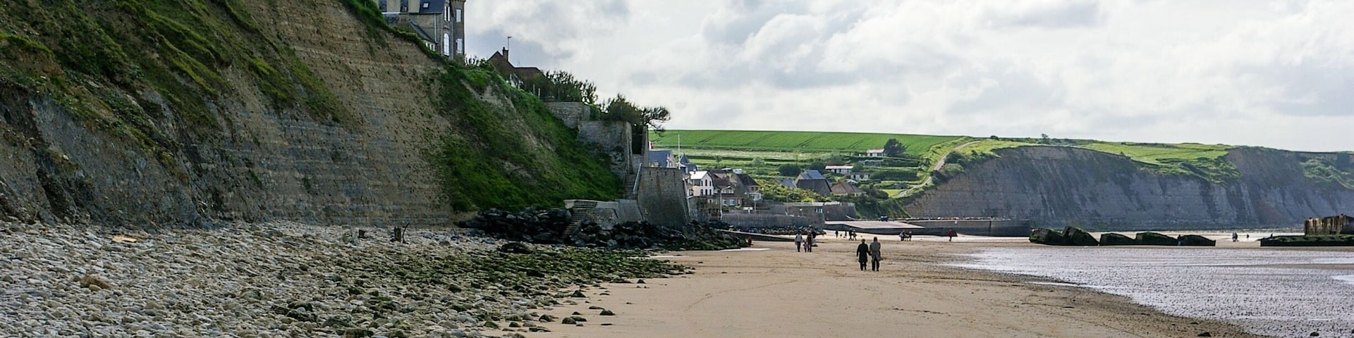 This was the end of the second day of my first proper solo travel adventure, when I decided to walk the length of the D-Day beaches in #Normandy, #France 🇫🇷. I was extremely tired, at this point, as Arromanches-les-Bains came into view.
#LifeAtExpedia