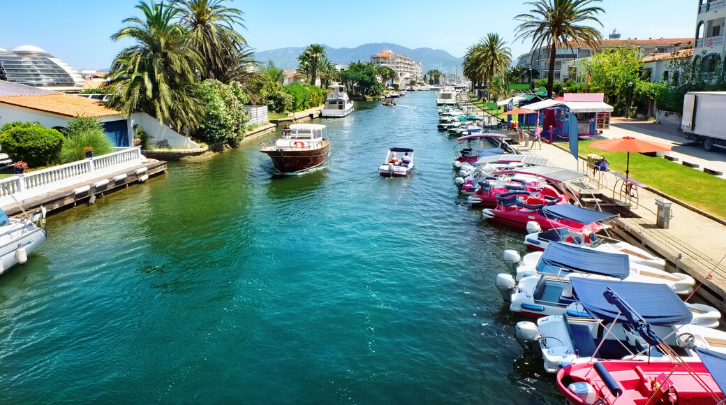 View of canal, one of many in Empuriabrava. Costa Brava, Spain; Shutterstock ID 289863125; purchase_order: SP-1269 HA 2018 Batch 1; Order: ; client: ; other: