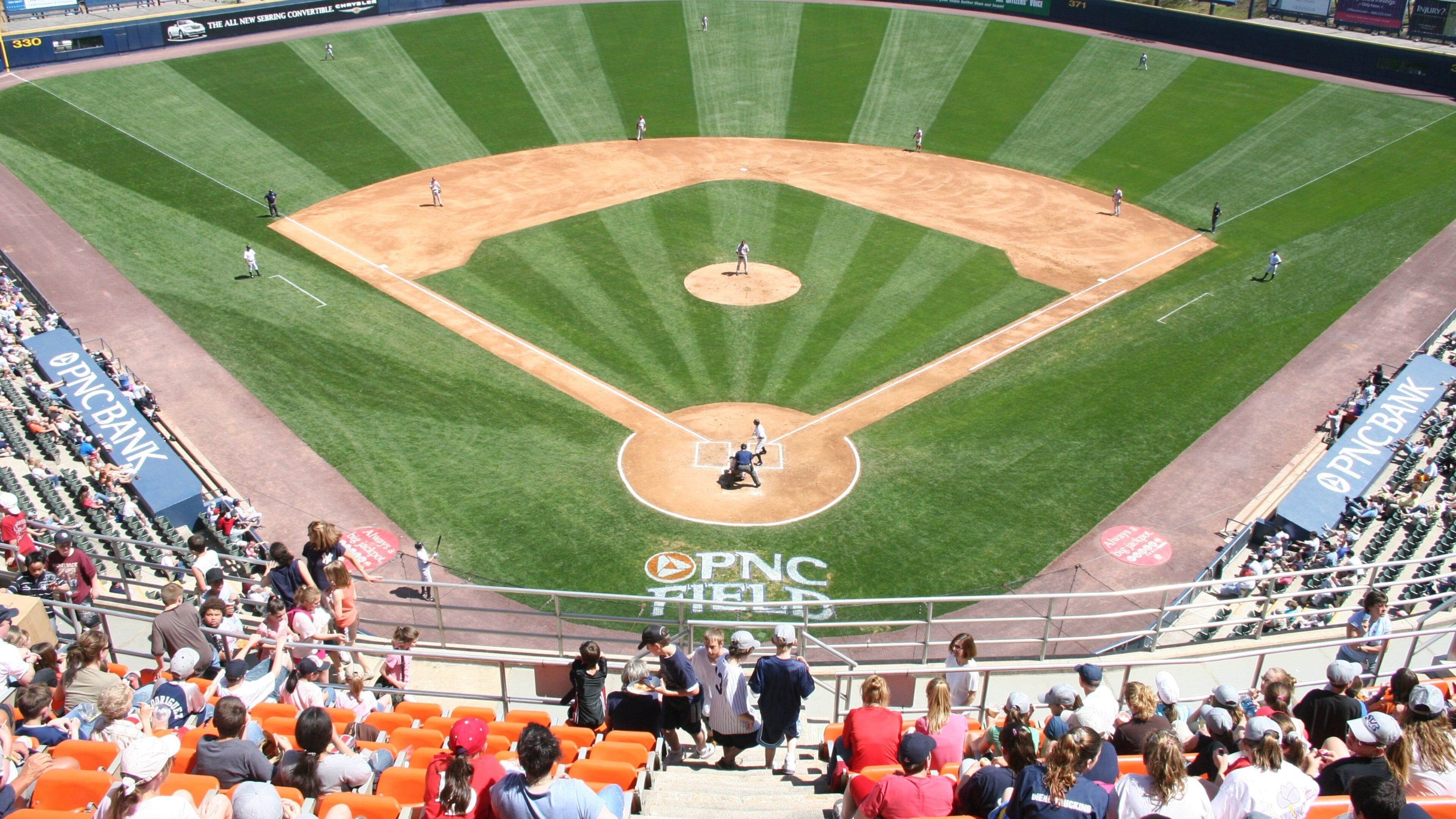 Scranton ofreciendo un evento deportivo y también un grupo grande de personas