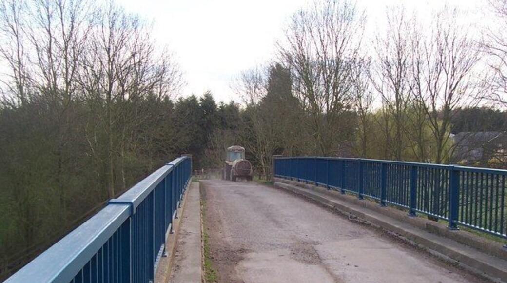 Bridge over M2 Motorway This bridge links Tickham Lane with Little Sharsted Farm (on right) and Sharsted Plantation (on left).