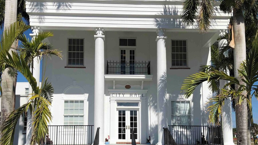 Excellent example of old Florida architecture and is well maintained by Everglades City as the Town Hall. Everglades City was built by Collier Corporation and workers were paid in script to use the company store, banks, barber, or what ever service they needed.