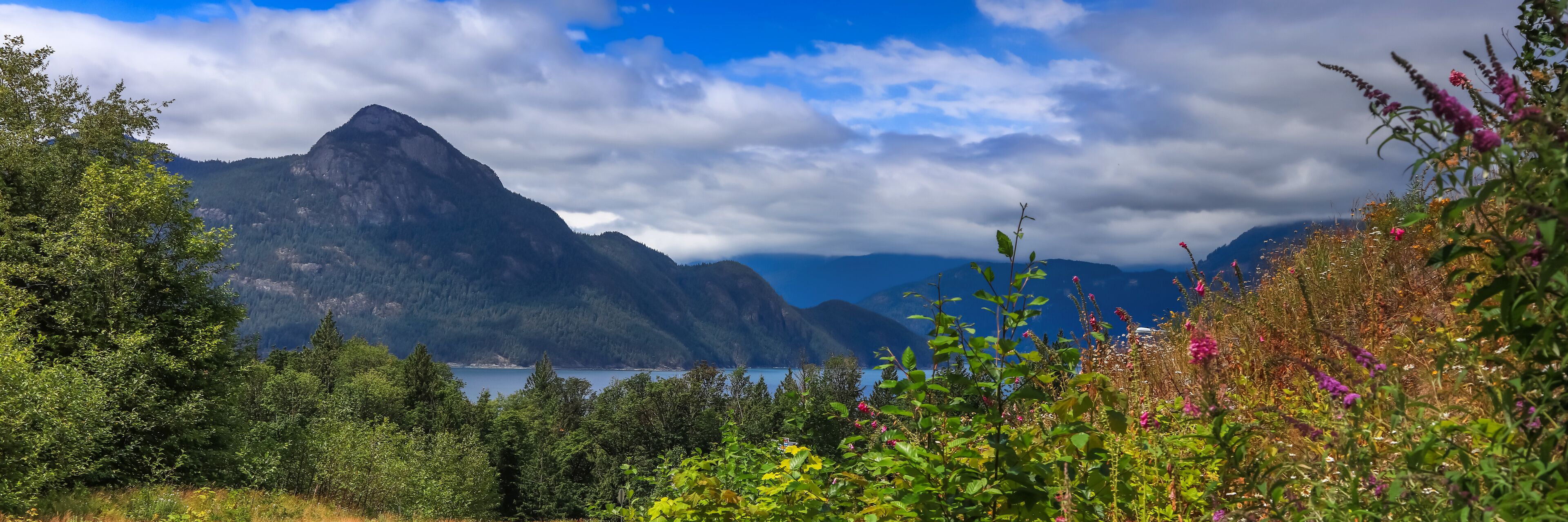 Scenic landscape along highway 99 near Squamish, British Columbia