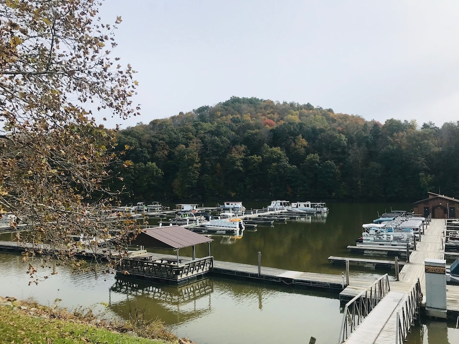 Stonewall Resort is a lakeside West Virginia resort located in picturesque Roanoke, combining rustic charm with the best amenities & recreation ...