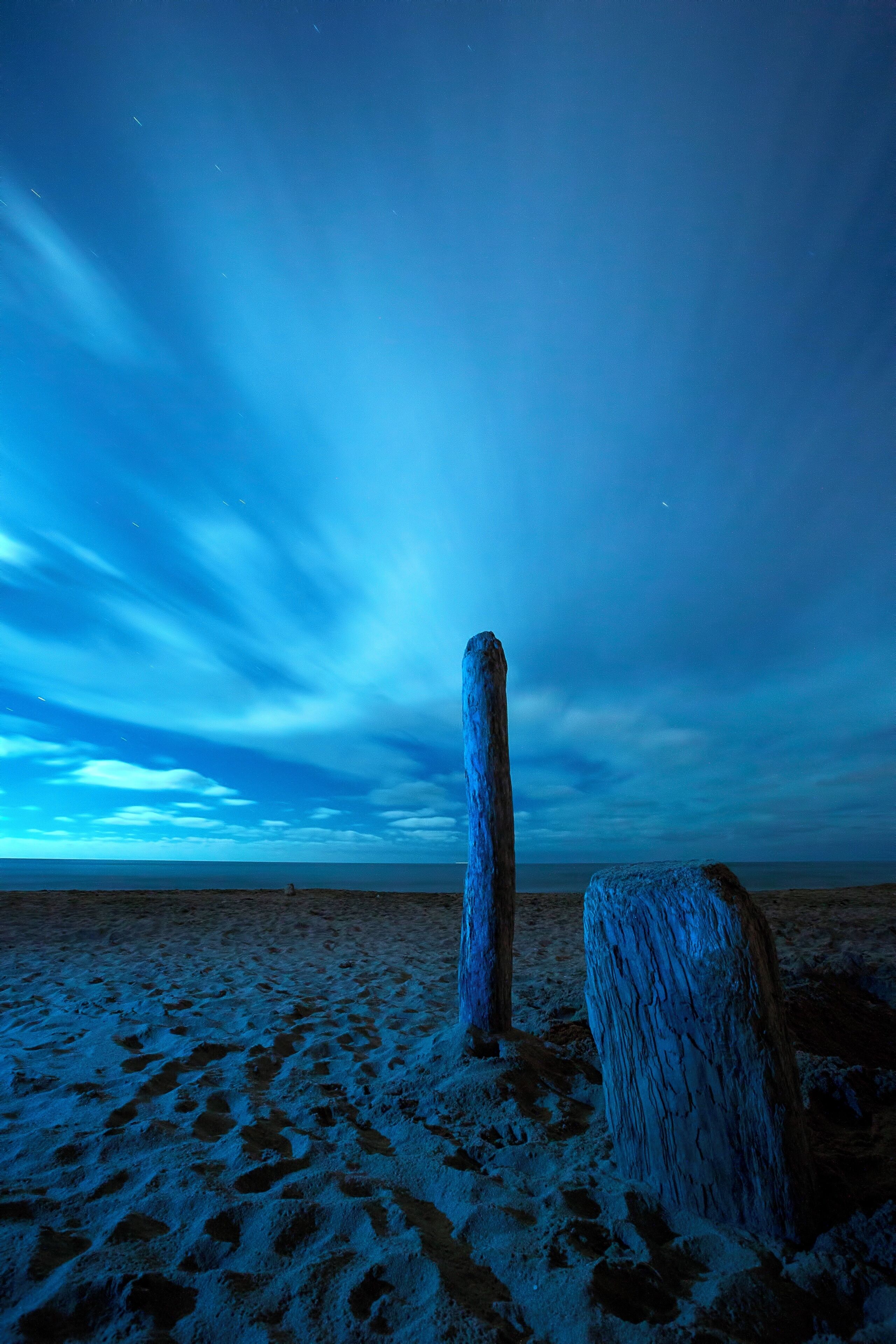 Passe du Treuil - Il d'Oléron - France 
 #BVSBlue

The ocean and the moon magic
