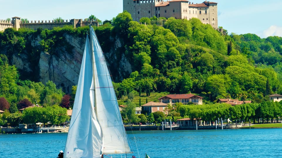 Sailing with the Angera Rocca on the background