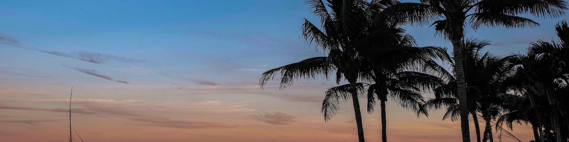 Sunset sky reflections in one of the nicest parks in Vero Beach! Taken 01-18-19 #BVS100K #VeroBeach #sunset #beach #palmtrees