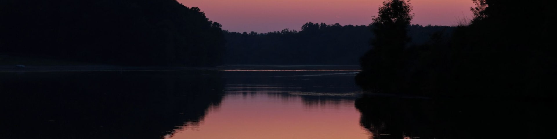 One of the calm recreational park in the area. There are not a lot of trails but this park is a very good spot for weekend fun. Coming to the photo, this was shot in one of the trials during the sunset. #TakeaHike #nature #sunset #statepark