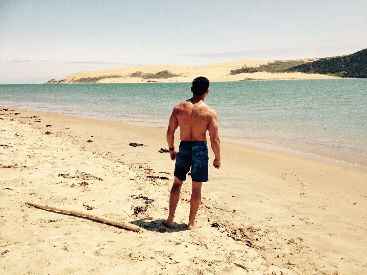 Famous for big sand dunes, nearby huge kauri trees & fabulous views 