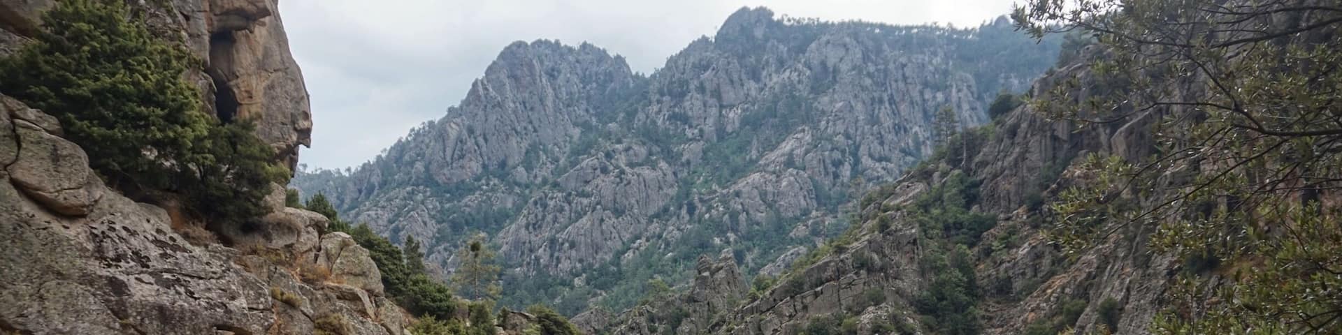 Can you spot my hubby on this awesome walk in Corsica ?