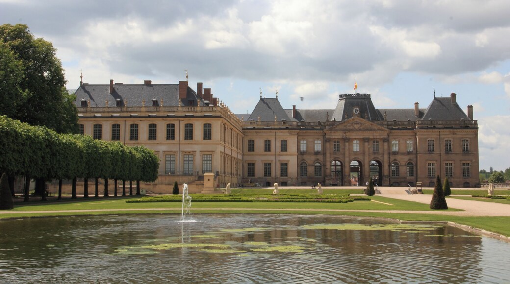 Fontaine des jardins à la française du château de Lunéville (façade Est).