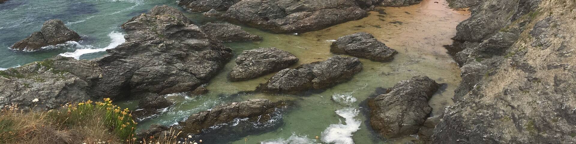 A Long Beach in Belle Ăźle
You can have a trek from there to Port coton
Just go along the coast
#france
#nature
#belle-Ăźle
