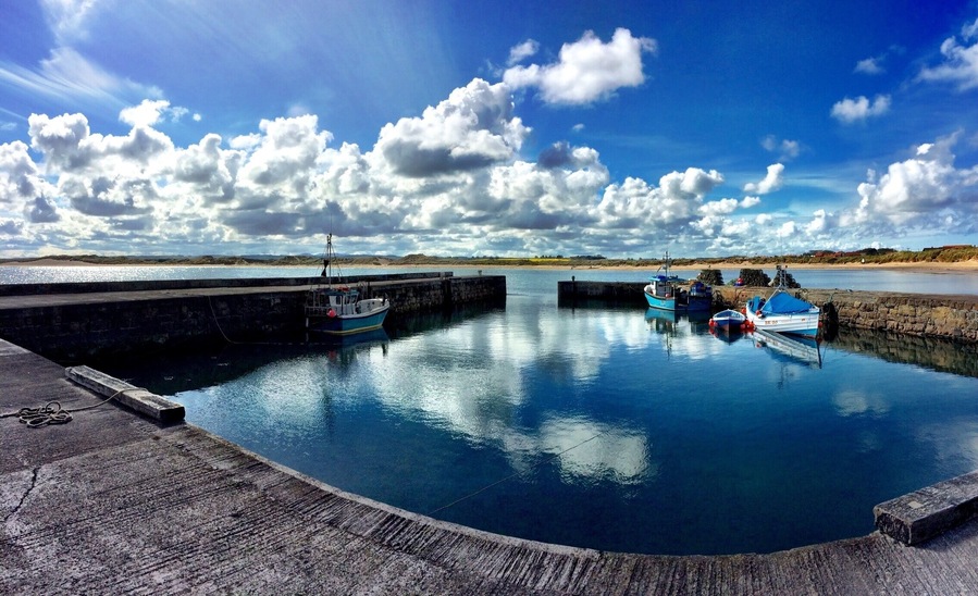 Beadnell is situated on the beautiful Northumbrian coastline - miles of sandy beach. Great for water sports enthusiasts, walkers or just picnics!