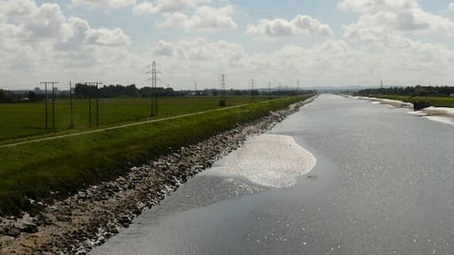 River Dee at Queensferry Looking upstream at the Northern bank of the River Dee at Queensferry