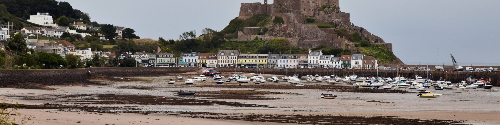 Mont Orgueil - castle from the beach - Jersey