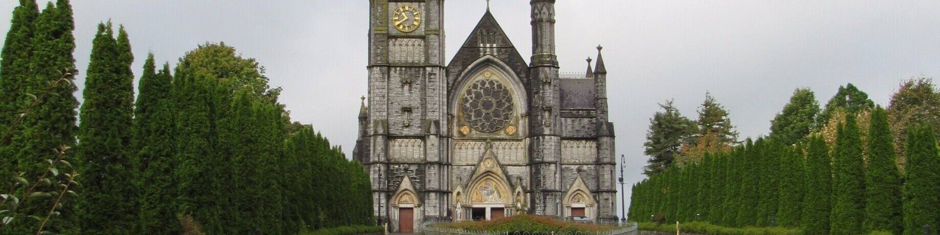 This is an incredibly beautiful church inside and outside.
When we stopped in the school children were practicing for an event for the following day and were singing, the acoustics are wonderful, they sounded like Angels.