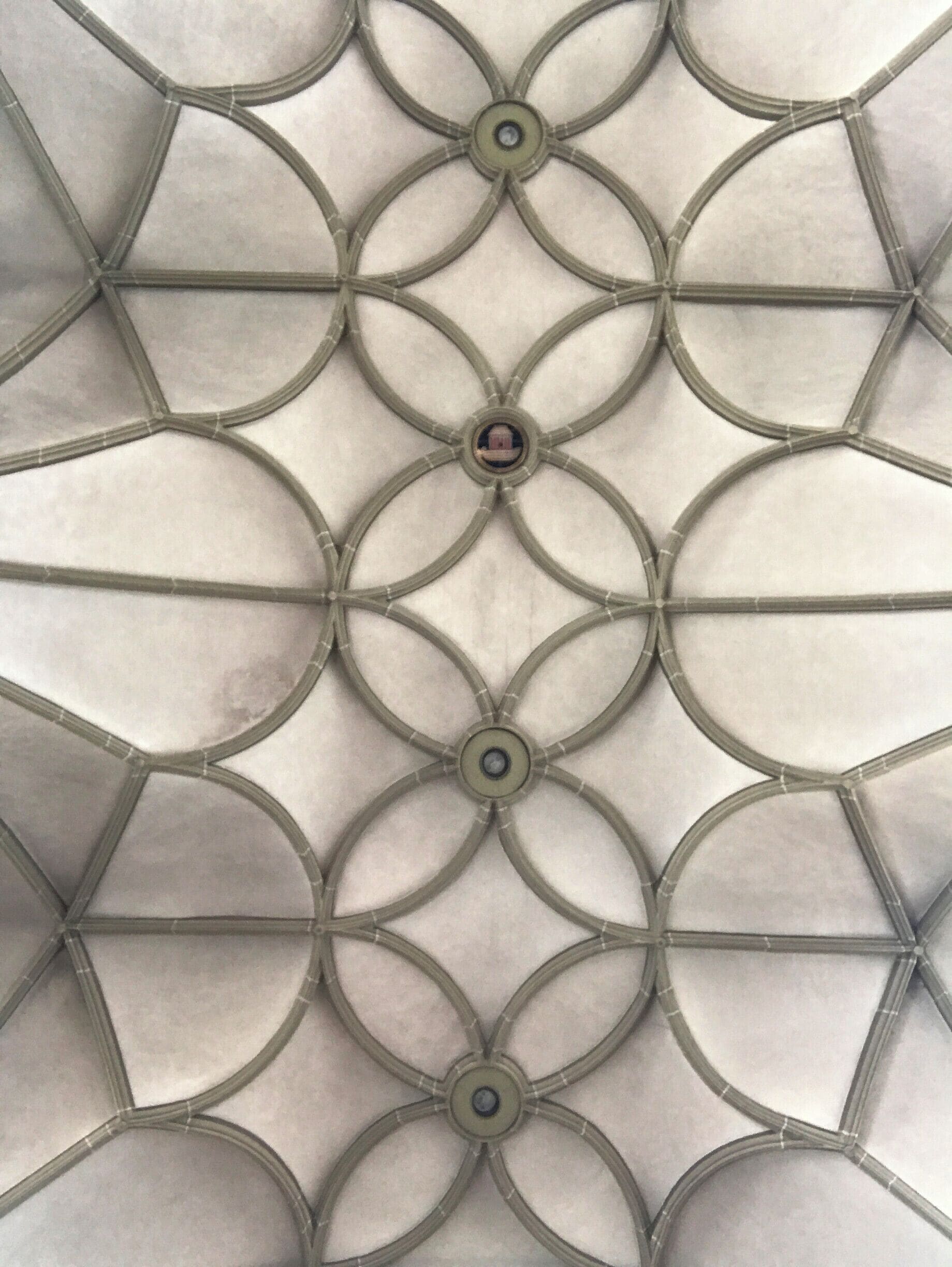 "Maria im Sand", ripped vaults