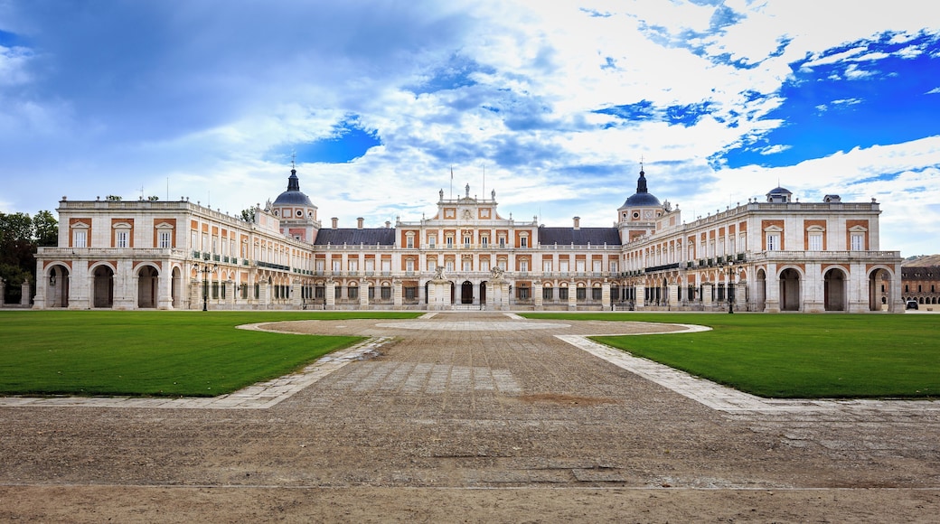 Fachada del Palacio Real de Aranjuez, una de las residencias de la familia real española. El palacio está situado en el Real Sitio y Villa de Aranjuez, Comunidad de Madrid.