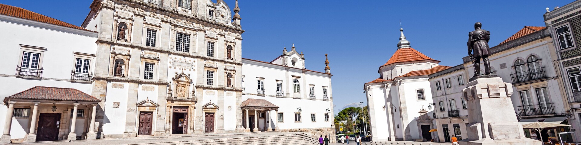 Sa da Bandeira Square with a view of the Santarem See Cathedral aka Nossa Senhora da Conceicao Church, built in the 17th century Mannerist style. Portugal