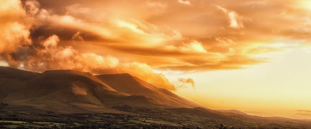 #clouds #mountains #light #tipperary #aherlow
#sunset