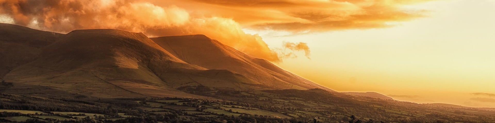 #clouds #mountains #light #tipperary #aherlow
#sunset