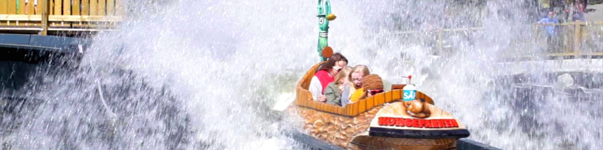 Algard showing rides as well as a family