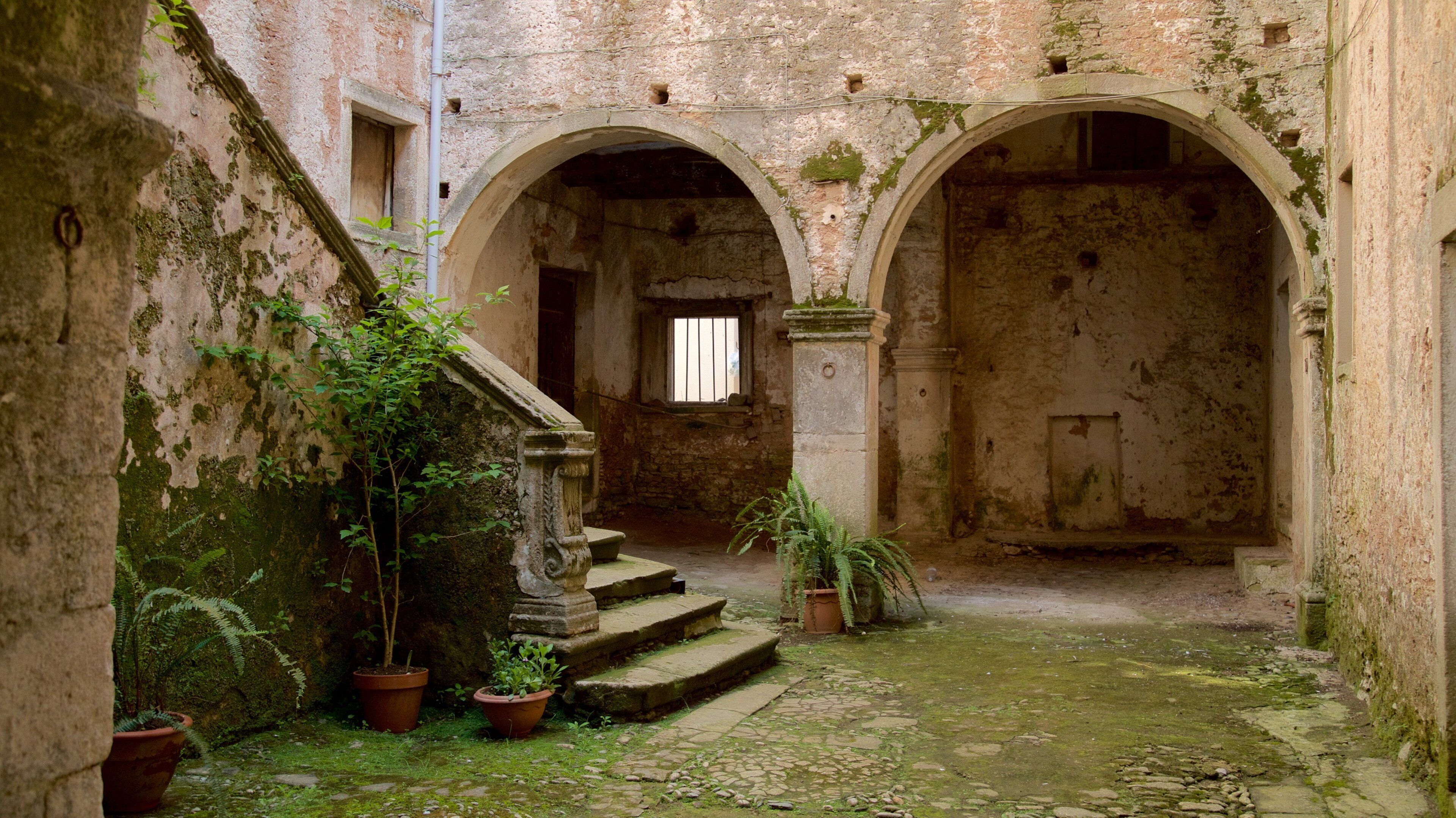 Fuscaldo which includes heritage elements