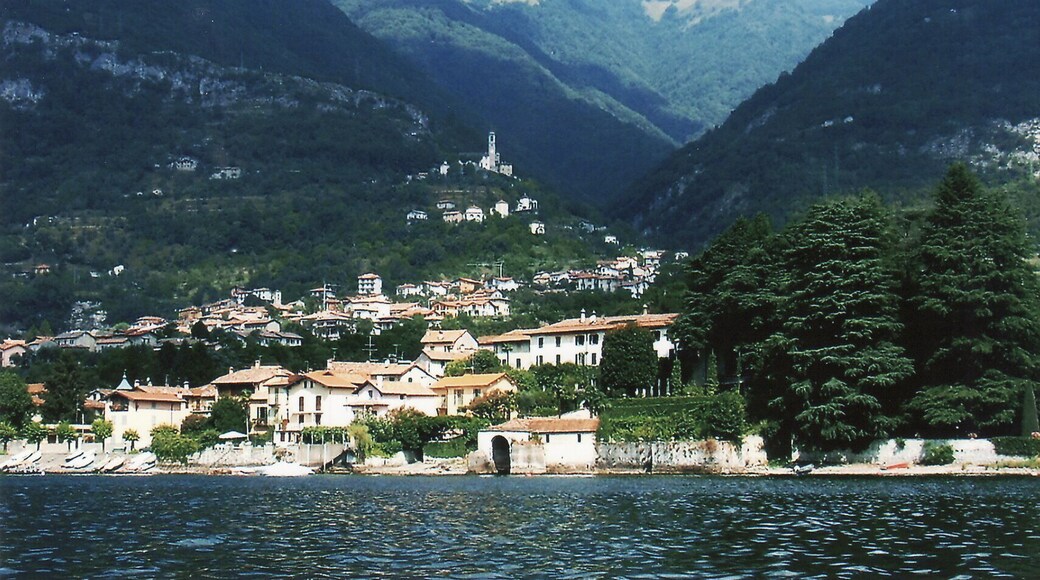 Each house, that is close to the church at the top, holds a station of the cross in it.
#waterlust