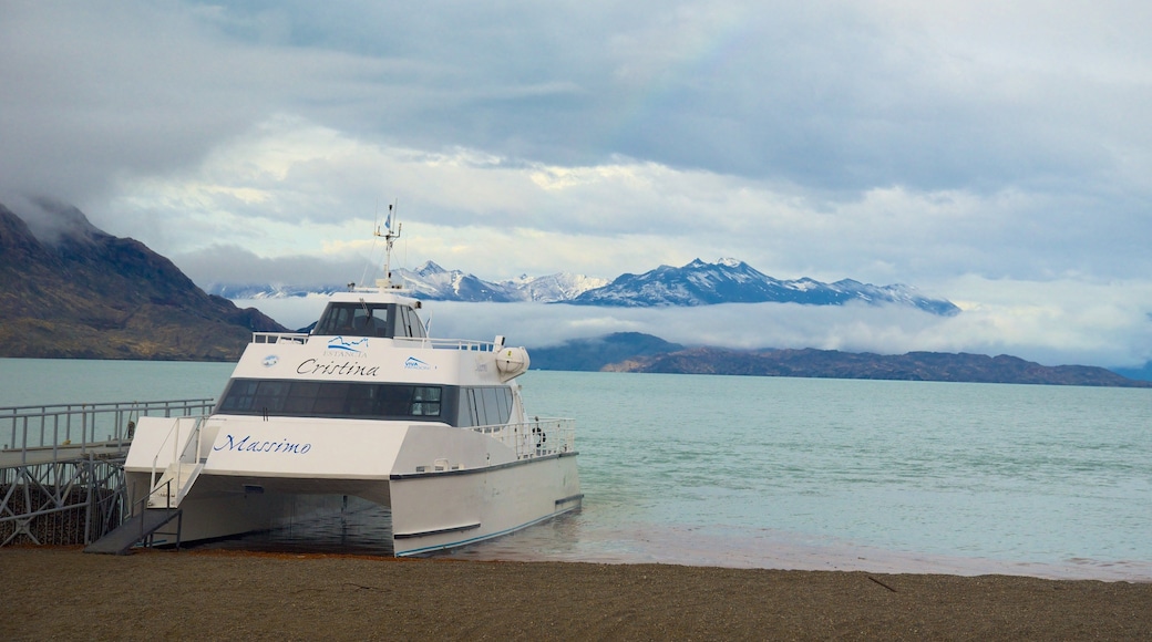 El Calafate featuring landscape views and a lake or waterhole