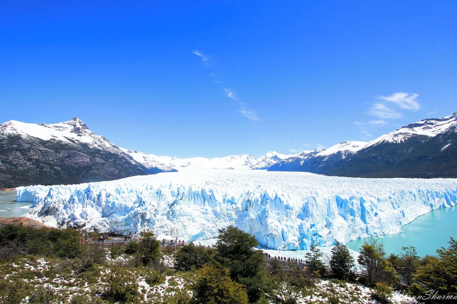 One of the few glaciers in the world that is actually advancing. Perito Moreno is an artist dream and a natural wonder that you have to see to believe, from scale to it's beauty.
#PeritoMoreno #Argentina #SantaCruz #ElCalafate #Glacier