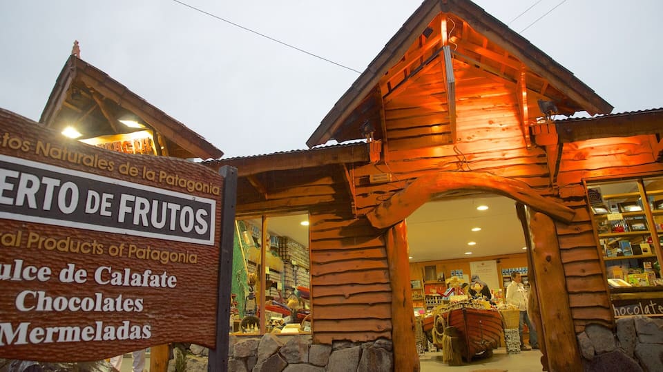 El Calafate featuring signage