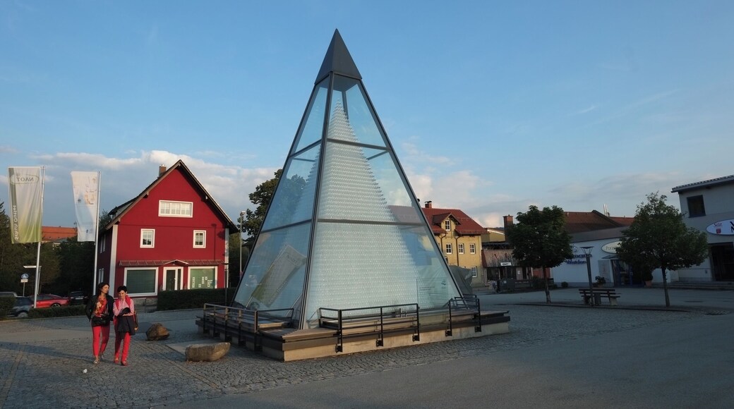 Zwiesel is a town located in the lower-Bavarian district of Regen, and since 1972 is a state-approved health resort with particularly good air. The name of the town was derived from the Bavarian word stem "zwisl" which refers to the form of a fork. The fork of the rivers Großer Regen and Kleiner Regen and the land which lays between these two rivers was called Zwiesel.