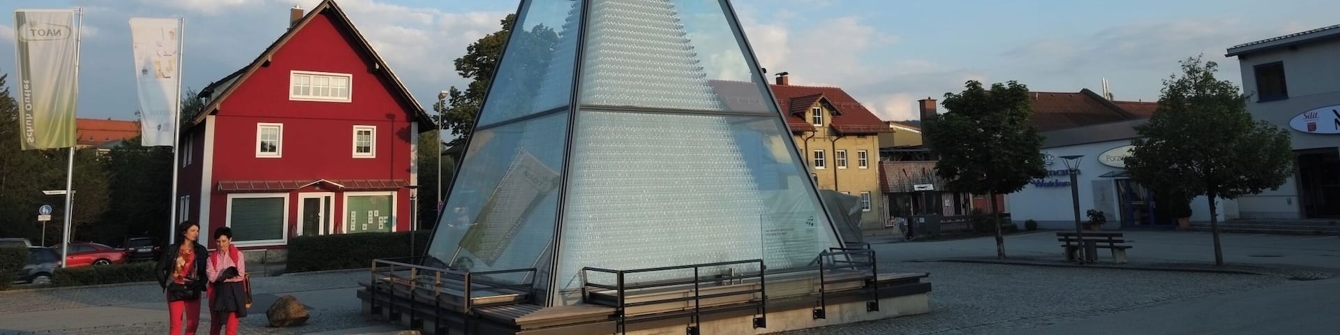 Zwiesel is a town located in the lower-Bavarian district of Regen, and since 1972 is a state-approved health resort with particularly good air. The name of the town was derived from the Bavarian word stem "zwisl" which refers to the form of a fork. The fork of the rivers Großer Regen and Kleiner Regen and the land which lays between these two rivers was called Zwiesel.