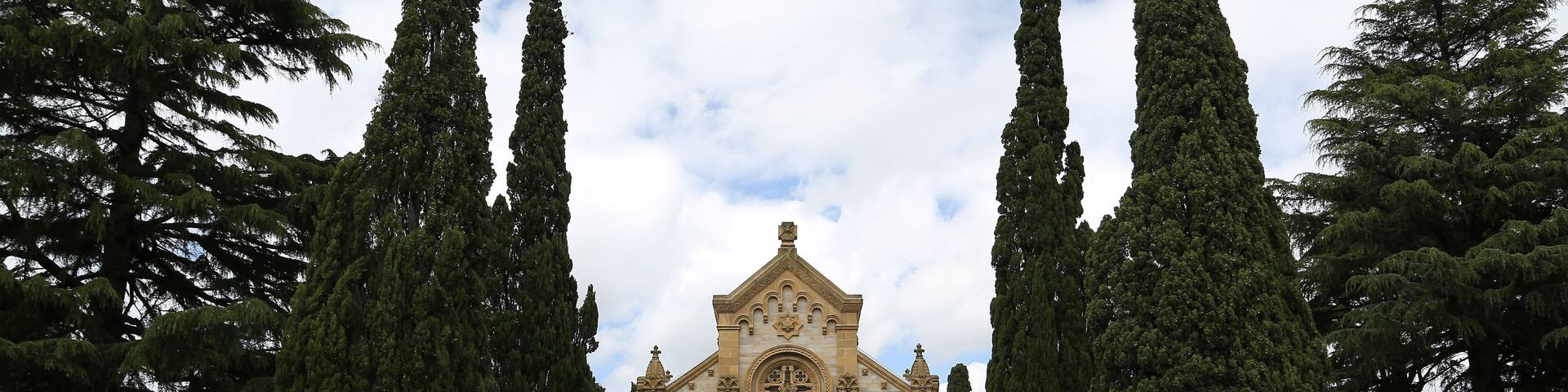 Cementerio de Bilbao en Derio, Vizcaya, País Vasco, España