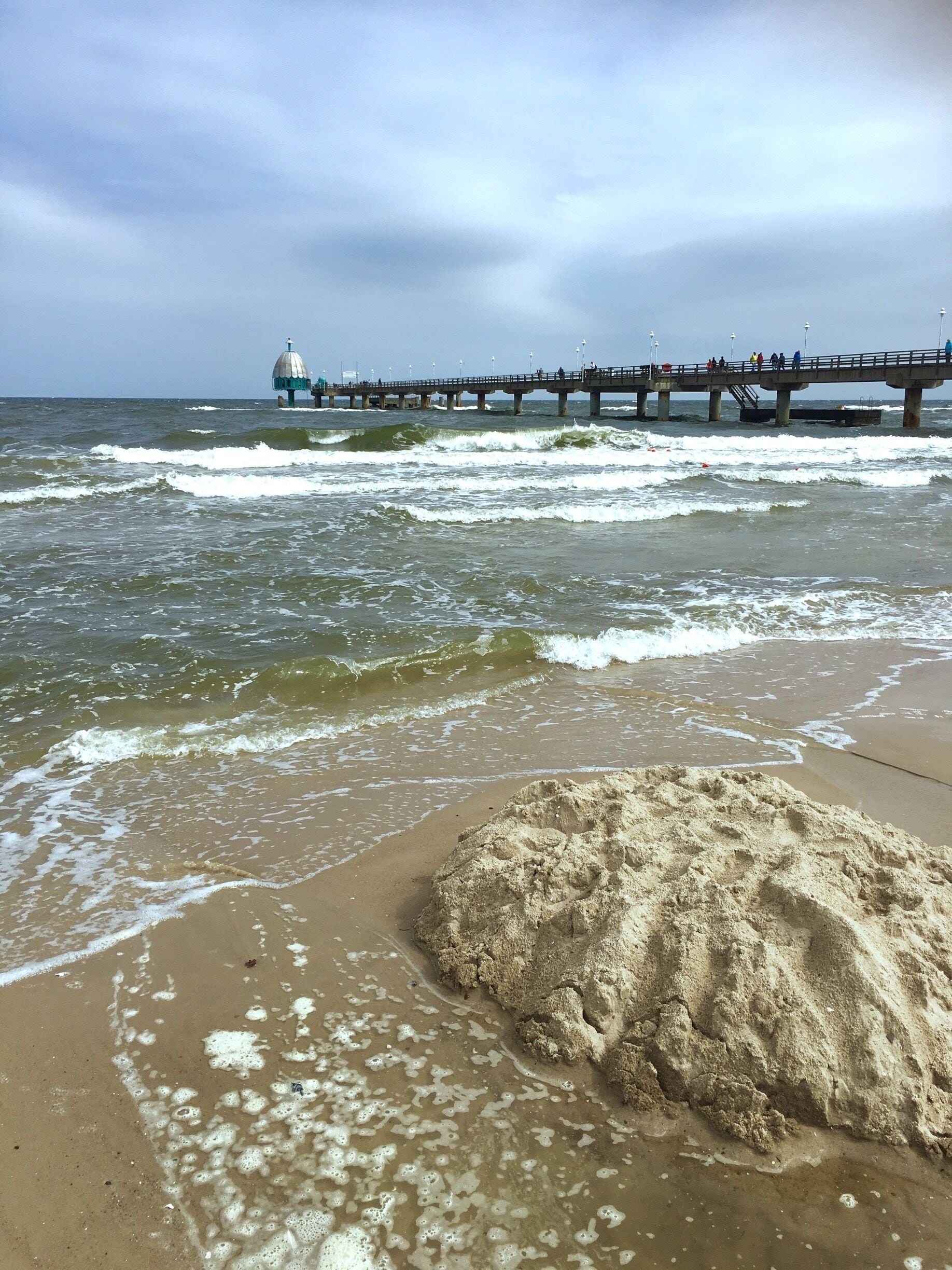 Baltic Sea at Vineta Pier with its diving bell, Zinnowitz, Usedom Island
#AquaTrove