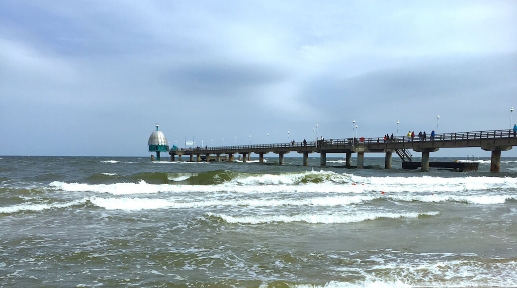 Baltic Sea at Vineta Pier with its diving bell, Zinnowitz, Usedom Island
#AquaTrove