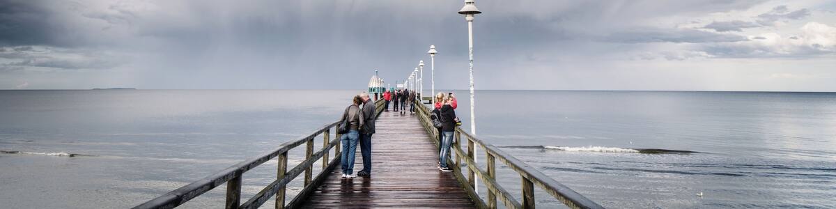 The pier of Zinnowitz with the diving housing at the end after a thundershower (2015)