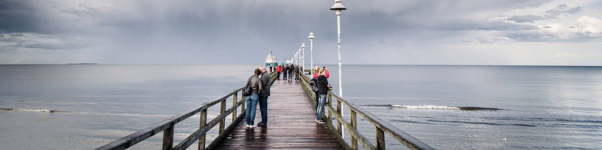 The pier of Zinnowitz with the diving housing at the end after a thundershower (2015)