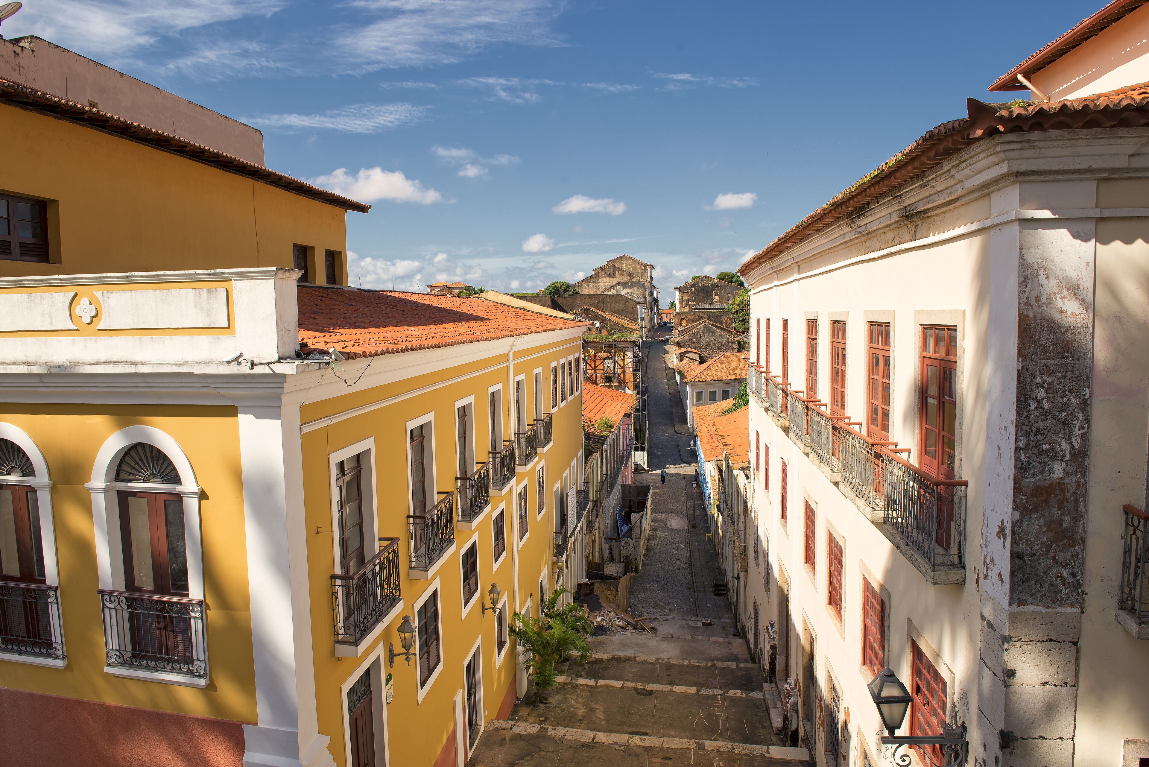 Street view of the historic city center of S√å√é√•¬£o Luis do Maranh  √å√é√•¬£o. Brazil.