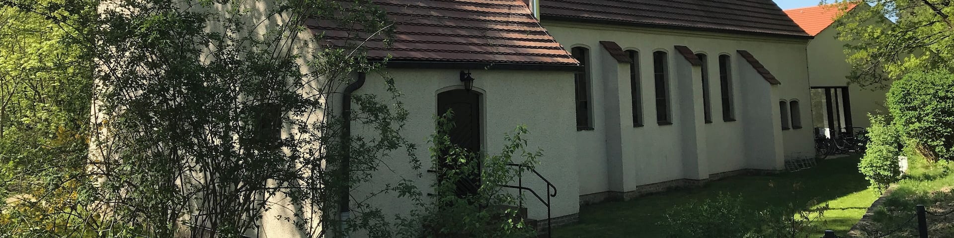 Die Michaeliskirche in Ludwigsfelde entstand in den Jahren 1953 bis 1955 nach einem Entwurf des Kirchenbaurates Winfried Wendland.