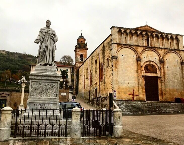 A cute little town 20-30 minutes from Pisa. Worth stopping by if you’re visiting Pisa, especially if you like art and sculpture. 