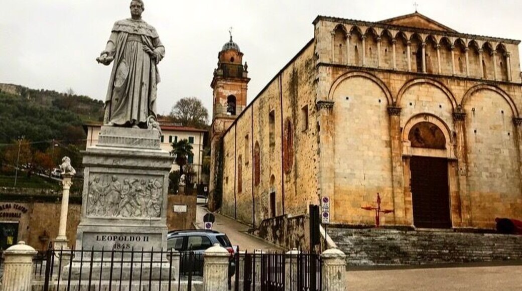 A cute little town 20-30 minutes from Pisa. Worth stopping by if you’re visiting Pisa, especially if you like art and sculpture.