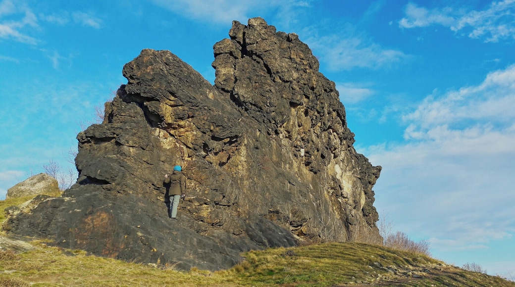 Kleiner Gegenstein bei Ballenstedt - Beginn des Teufelsmauer-Kammweges.
Kleiner Gegenstein near Ballenstedt - beginning of the Devils Wall Hike.