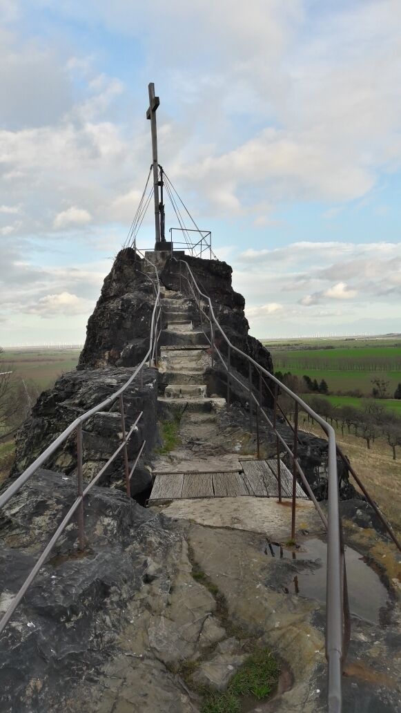 Großer Gegenstein bei Ballenstedt - Start des Teufelsmauer-Kammweges.

Großer Gegenstein near Ballenstedt- the beginning of the Devils Wall Walk!