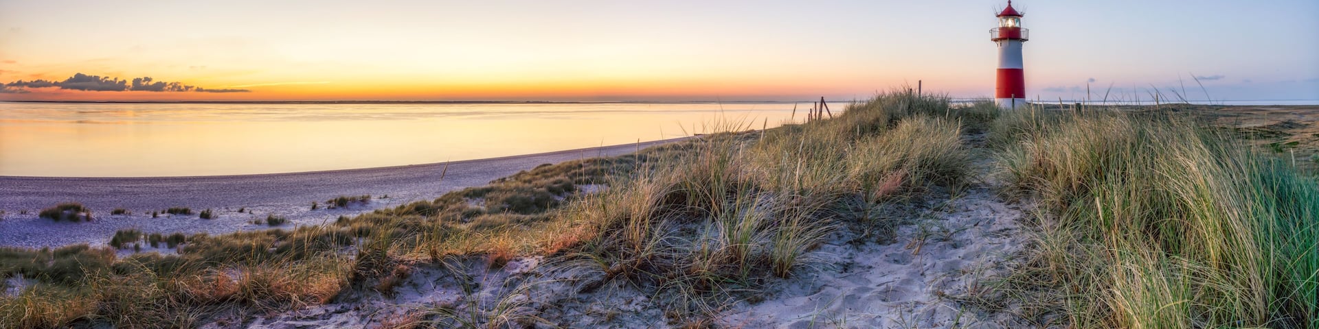Sunrise at the North Sea coast on the island of Sylt, Schleswig-Holstein, Germany